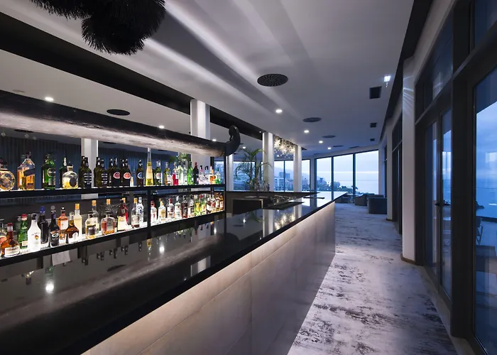 Baia Azul Hotel Funchal (Madeira)