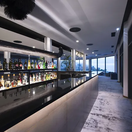 Baia Azul Hotel Funchal (Madeira)